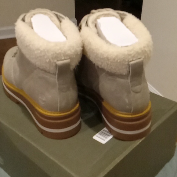 Timberland women's boots-NEW - Picture 6 of 7